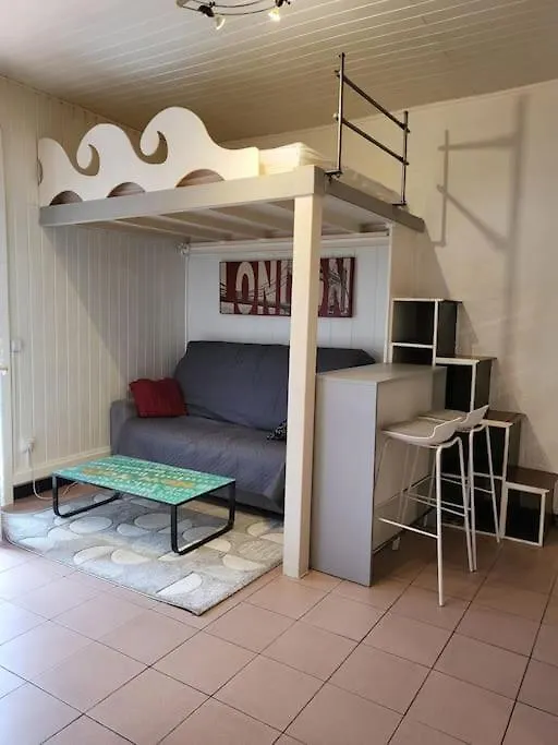 Beau Studio Pour 4 P A 5 Mn De La Plage Villeneuve-Loubet