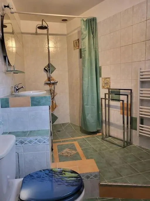 Beau Studio Pour 4 P A 5 Mn De La Plage Villeneuve-Loubet