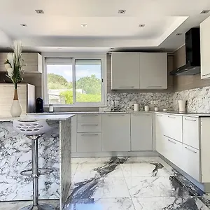  Appartement 3 Pièces Climatisé En Rez De Jardin Avec Piscine