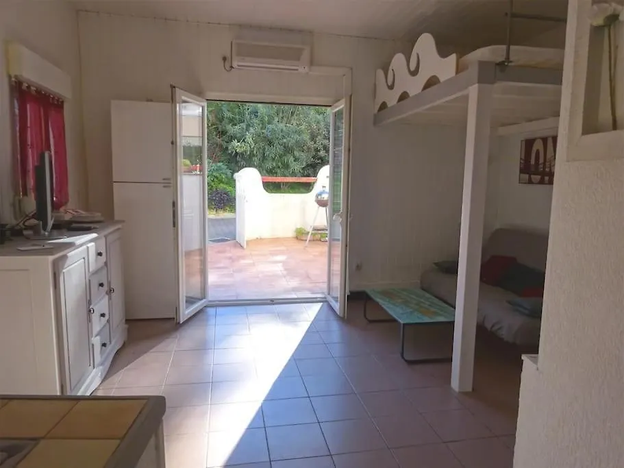 Apartment Beau Studio Pour 4 P A 5 Mn De La Plage Villeneuve-Loubet